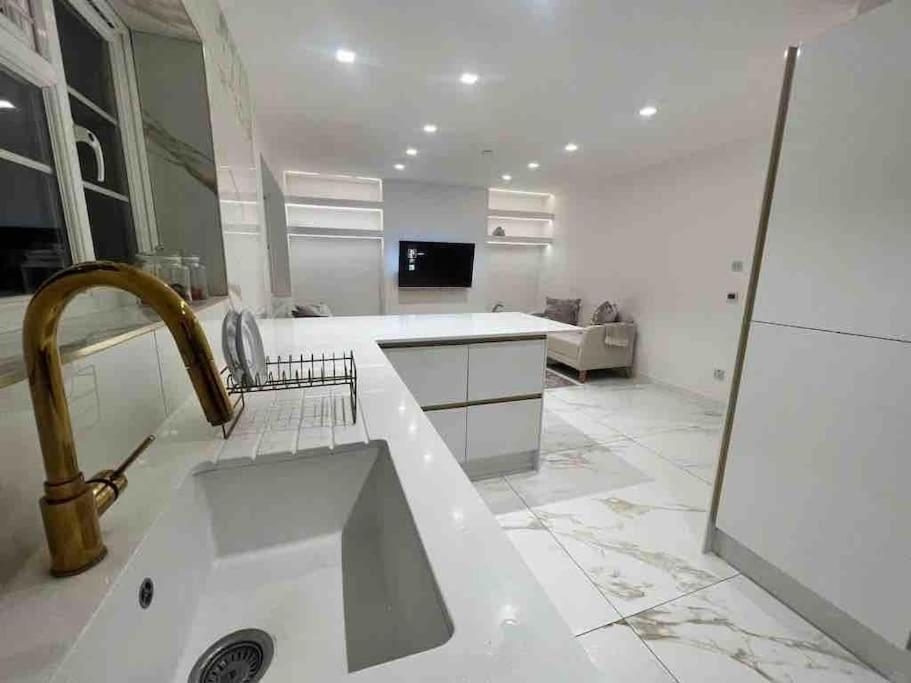 Premium Private Apartment Minutes To Central Londres Extérieur photo